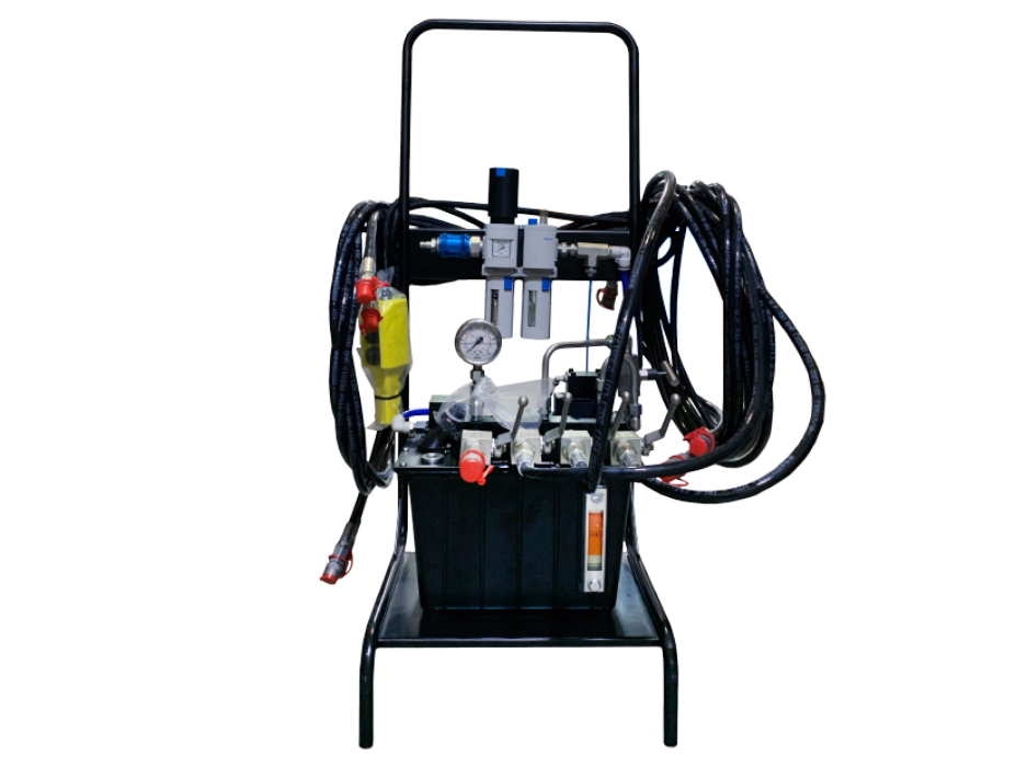 Насосная станция гидравлическая, пневматический привод, 4 выхода, с пультом ДУ, 70 МПа, 9200 см3