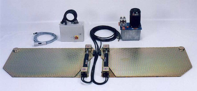 Детектор люфта в сочленениях рулевого механизма и подвески для грузовых автомобилей, установка на яму и ровный пол нагрузка 20 тонн. 