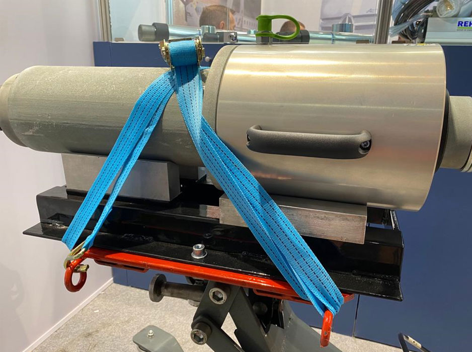 Приспособление для установки выпрессовщика осей 103 тонны