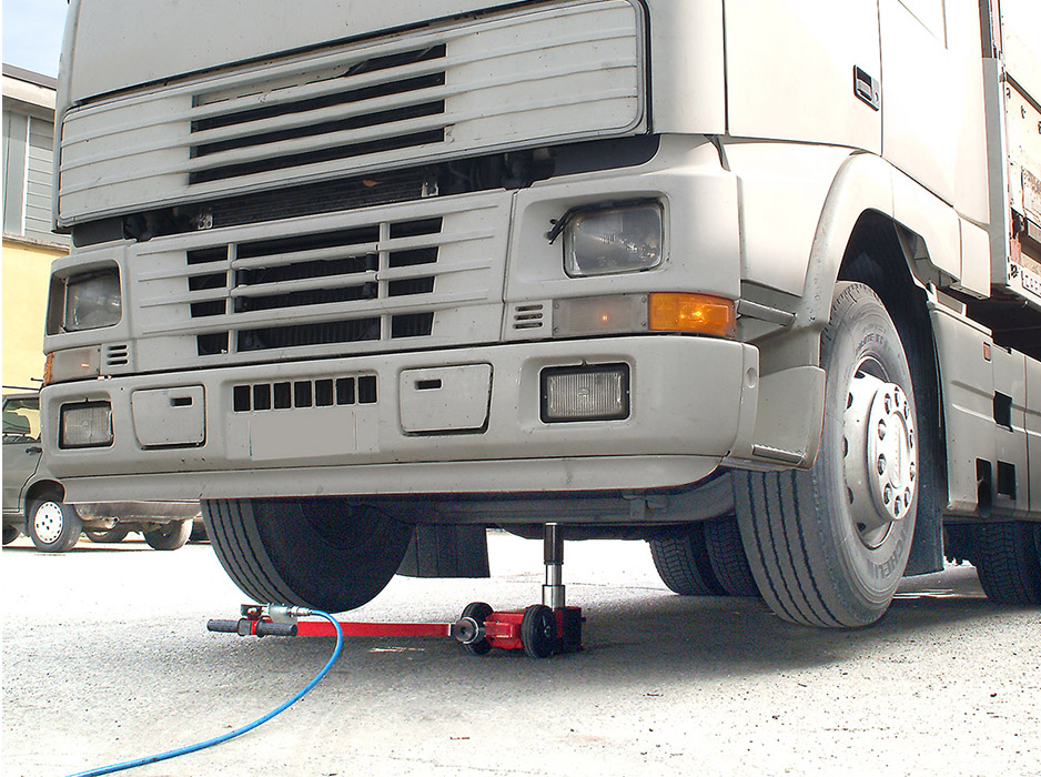 Домкрат пневмогидравлический низкий YAK215/N, 40/20 т Cattini со страхующими стойками