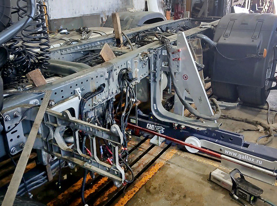 Пресс горизонтальный 20 т,  для правки рам