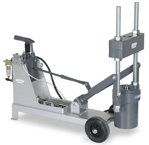 Установка для снятия и установки шкворней грузовых автомобилей, усилие 65 т, расстояние между шпильками 215 мм