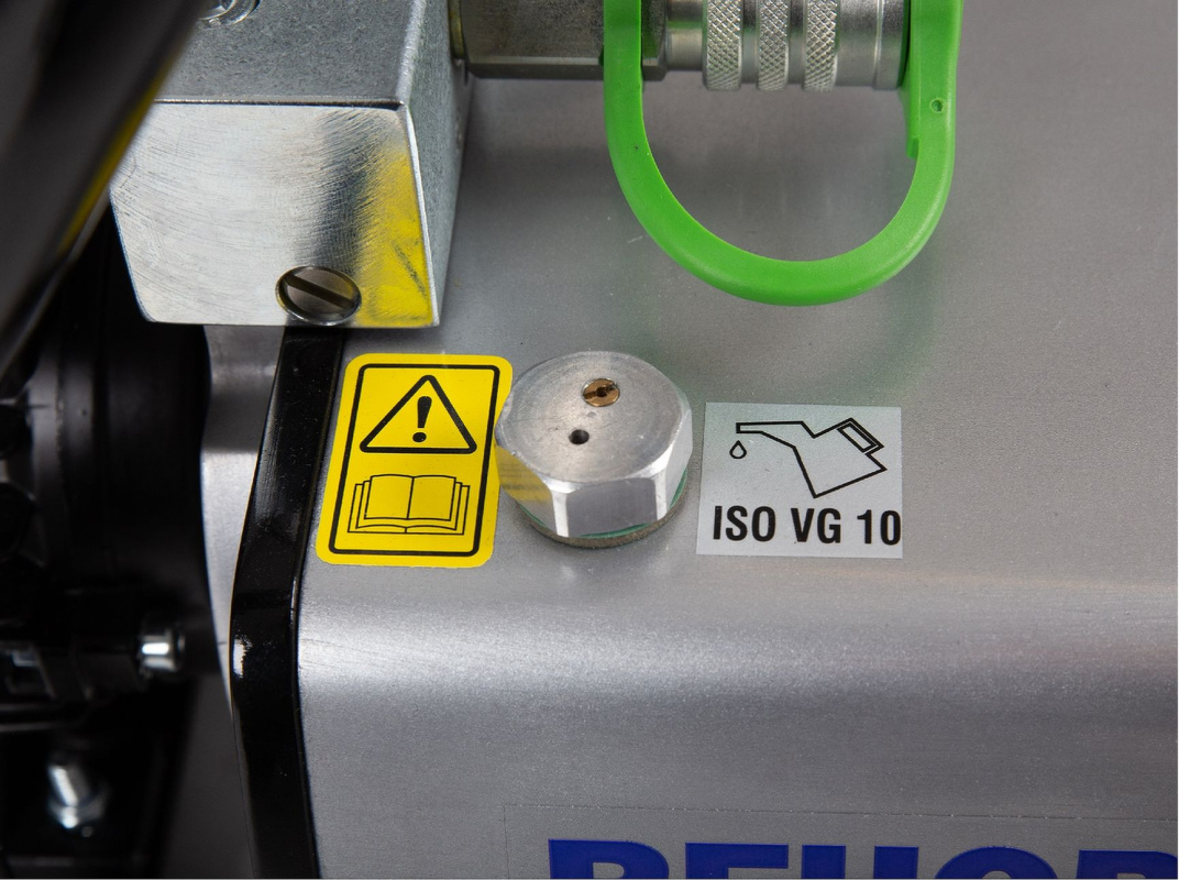 Насос гидравлический с  электроприводом 220В, 70 МПа, 2,5 литра, компактный