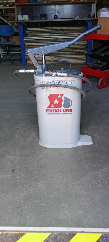 Нагнетатель смазки ручной, емкость16кг