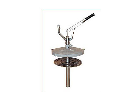 Насос ручной для наполнения смазкой пистолетов раздаточных, для бочек 12,5 - 15 кг., насос с прижимной пластиной, 80 гр. за один ход штока