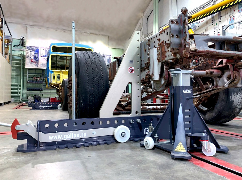 Гидравлическая стойка 20 т (домкрат)