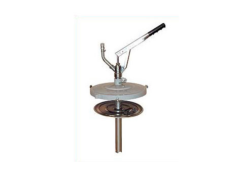 Насос ручной для наполнения смазкой пистолетов раздаточных, для бочек 50 кг., насос с прижимной пластиной, 80 гр. за один ход штока