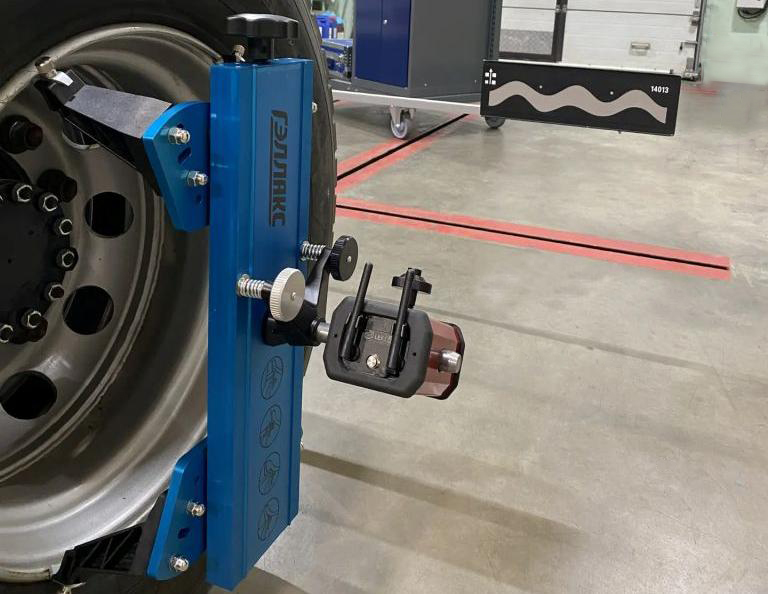 Электронный стенд сход-развал для грузовых автомобилей, автобусов и спецтехники Трак Камера