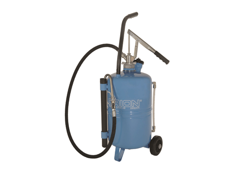 Комплект для раздачи масла, передвижной, ручной насос, емкость 24 л, контроль уровня, шланг с метал. носиком 1,2 м, производительность 0,1л на ход штока