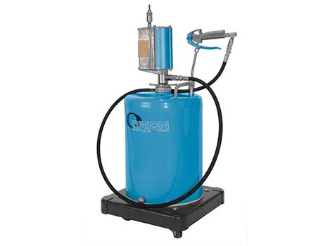 Нагнетатель смазки под бочки 12-20кг, передвижной, с защитным кожухом на бочку, De-Luxe (насос 60:1, пистолет, шланг 2 м, тележка) производительность 1000 г/мин