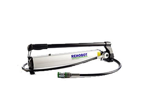 Насос ручной гидравлический одноступенчатый  с шлангом и БРС (70МПа, 1л, 6,6 кг)