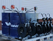 Мобильный комплект для раздачи масла и ТЖ на 4 бочки 200л. (3-масло, 1-смазка). Без компрессора.