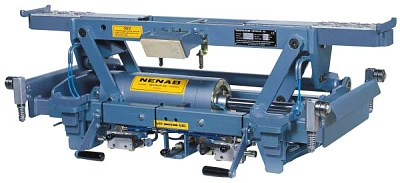 Домкрат канавный пневмогидравлический на 1,5 т, с пневмо раздвижной траверсой