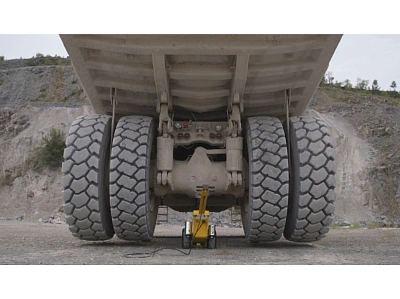 Домкрат пневмогидравлический тяжелого типа для горной промышленности, 100 т (на высоту до 1170 мм)