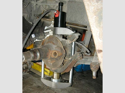 Выпрессовщик шкворней ударный для грузовых автомобилей с насосом в комплекте (расширенная версия)