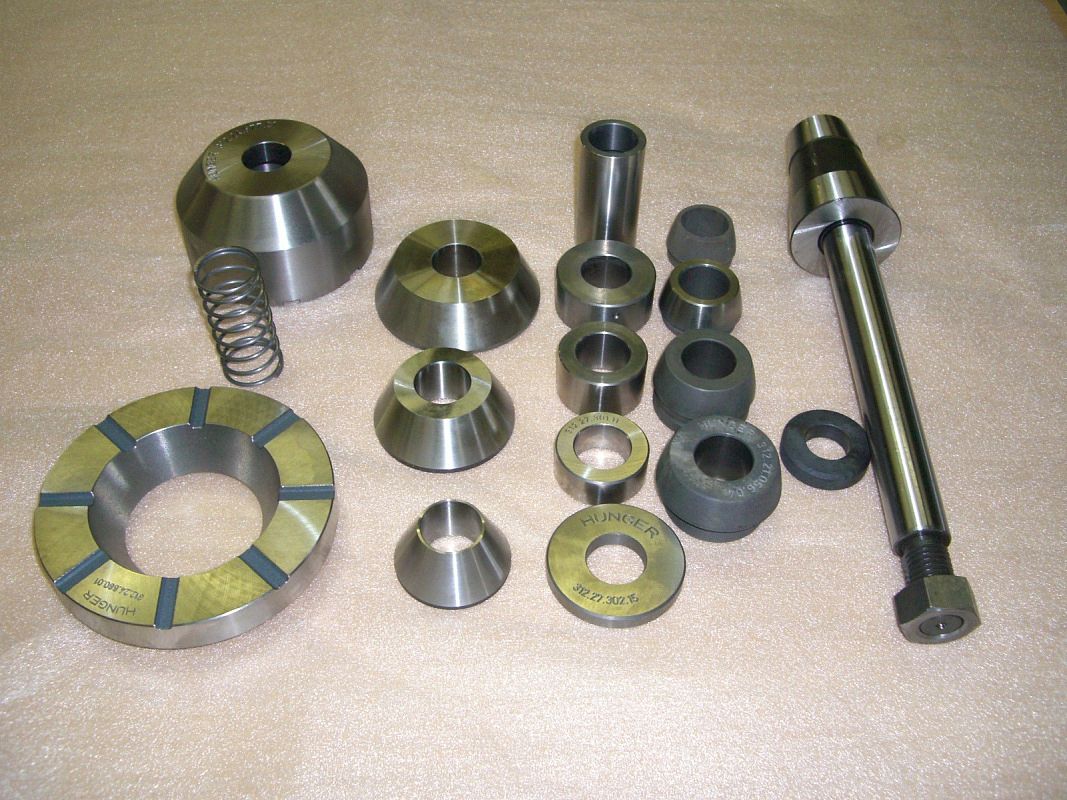 Оснастка для крепления небольших тормозных барабанов, дисков и маховиков