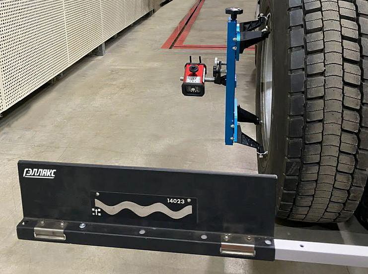 Электронный стенд сход-развал для грузовых автомобилей, автобусов и спецтехники Трак Камера