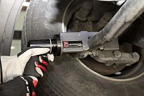 Инструмент ударный пневматический для откручивания рулевых тяг