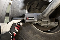 Инструмент ударный пневматический для откручивания рулевых тяг