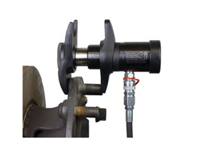 Комплект выпрессовщиков для сервиса грузового транспорта с ударным гидроцилиндром 32 тонн выпрессовщик шворней, съемник ступиц, выпрессовщик пальцев