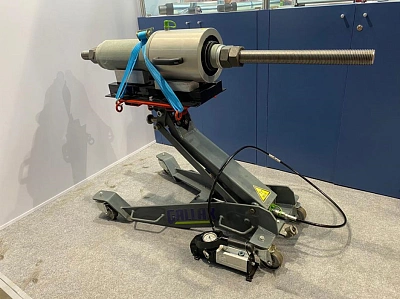 Приспособление для установки выпрессовщика осей 103 тонны