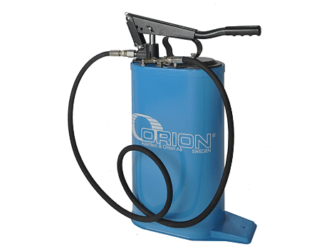 Нагнетатель смазки ручной, переносной,объём 16 кг, шланг 1,5 м, производительность 2 г/ход штока, давление макс.: 35 МПа (350 бар)