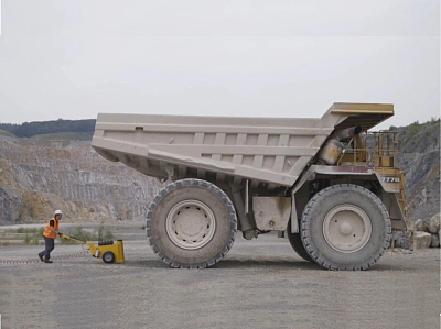 Домкрат пневмогидравлический тяжелого типа для горной промышленности, 100 т (на высоту до 1170 мм)