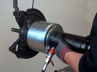 Комплект оснастки для съемника переднего ступичного подшипника Iveco Daily 35, 2014 (поставляется без цилиндра 03-00028)