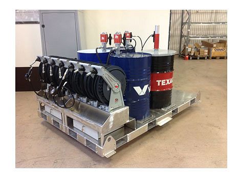 Мобильный комплект для раздачи масла и ТЖ на 4 бочки 200л. (3-масло, 1-смазка). Без компрессора.