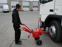 Демонтаж, работа с грузовыми колесами