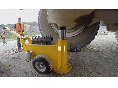 Домкрат пневмогидравлический тяжелого типа для горной промышленности, 100 т (на высоту до 1170 мм)