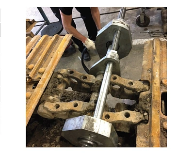 Выпрессовщик пальцев гусеничных цепей, гидравлический, усилие 63 т