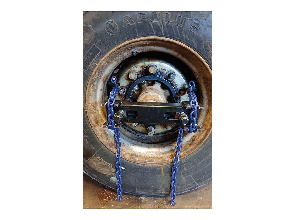 Приспособление для снятия колес для грузового транспорта, автобусов и прицепов (22,5”, 19,5” и 17,5”)