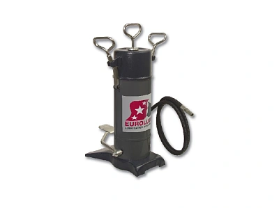 Насос педальный для перекачки смазки, 2 гр./ход штока, контейнер 5 кг. со следящей пластиной с пружинной подачей, шланг 2 м. с муфтой