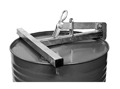 Захват для поднятия бочки в вертикальном положении