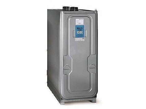 Ёмкость пластиковая объёмом 1500 л., обшитая листовым металлом,1630 х 770 х 1850h мм, 151 кг